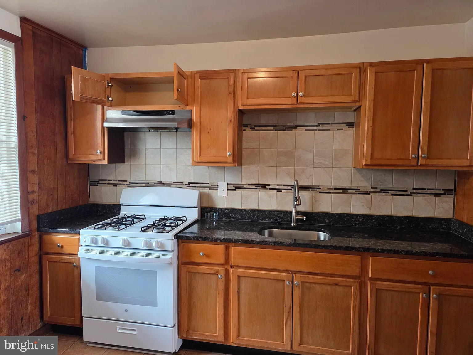 3 bed, 1086 sqft, $1,700 — Photo 4