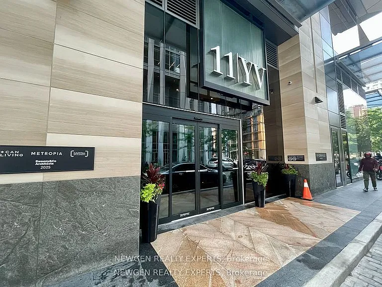 11 Yorkville Ave #3610 — Photo 4