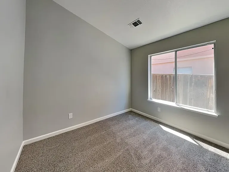4305 Elk Dr — Photo 9
