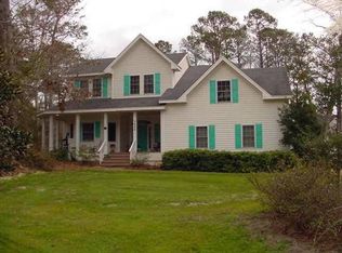 1025 Martins Point Rd, Kitty Hawk, NC 27949