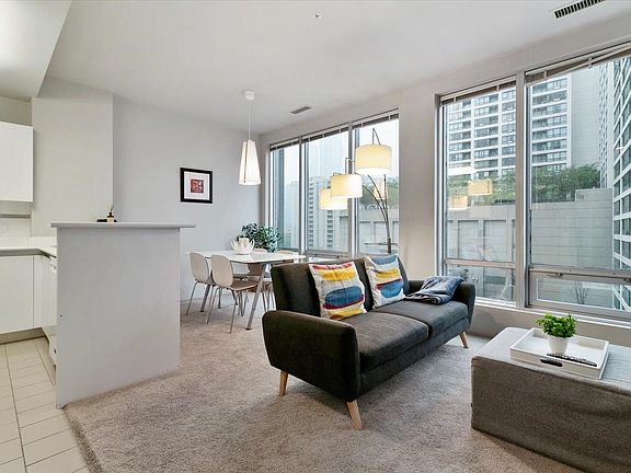2nd image of 989 Nelson St #513