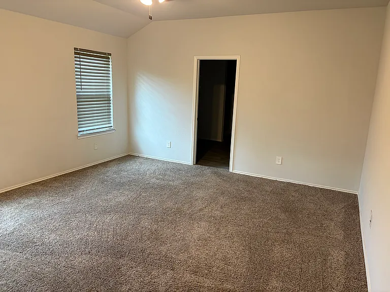 103 Pecos Dr — Photo 11