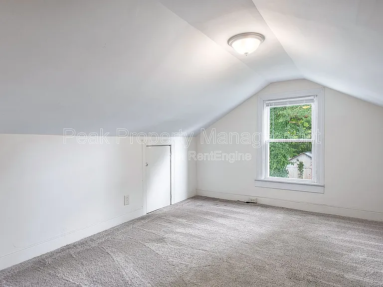 2304 Halifax Ave — Photo 18