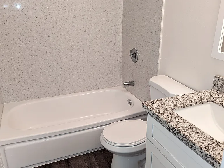 Markston Apartments — Photo 7