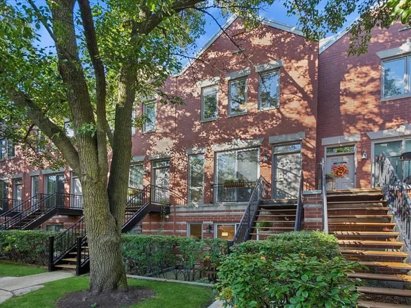 1541 W Henderson St APT D, Chicago, IL 60657