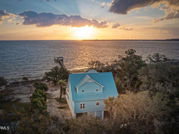 207 Sea Pines Dr, Saint Helena Island, SC 29920