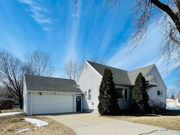 405 Lester St, Marinette, WI 54143