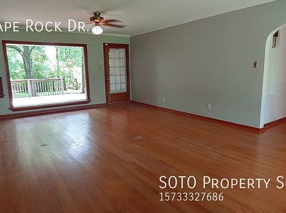 5th image of 814 N Cape Rock Dr