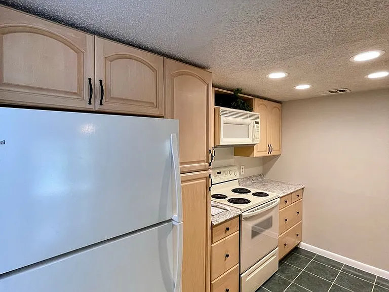 1664 Sunny Brook Ln NE #K101 — Photo 6
