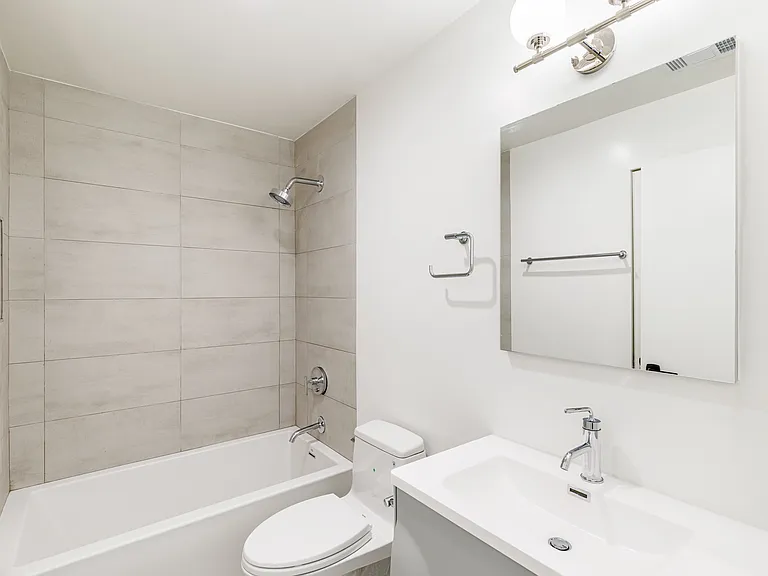 1657 Malcolm Ave — Photo 15