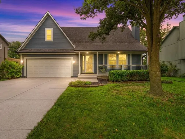 433 W Bluebird St, Gardner, KS 66030