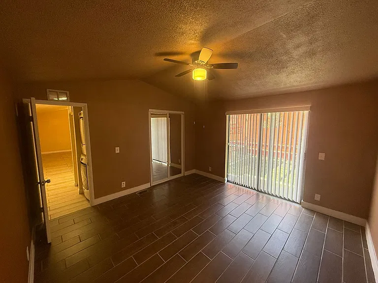 5533 Wheatfield Dr — Photo 12