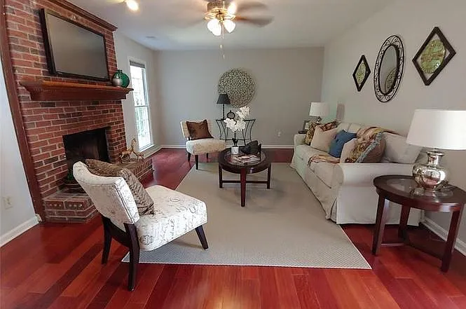 5 bed, 2776 sqft, $3,200 — Photo 4