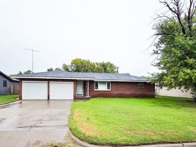 2010 N Belmont Pl, Garden City, KS, 67846