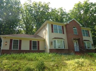 6251 Decker Rd, Bushkill, PA 18324