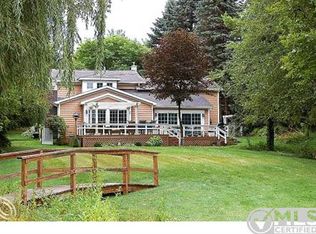 576 Driscoll Dr, Oakland, MI 48363