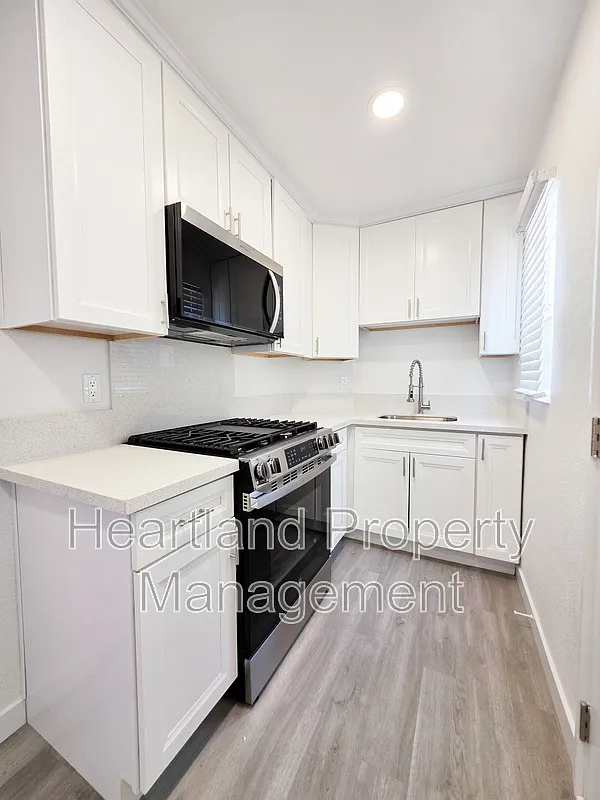 1 bed, 1.0 bath, 425 sqft, $1,500 — Photo 4