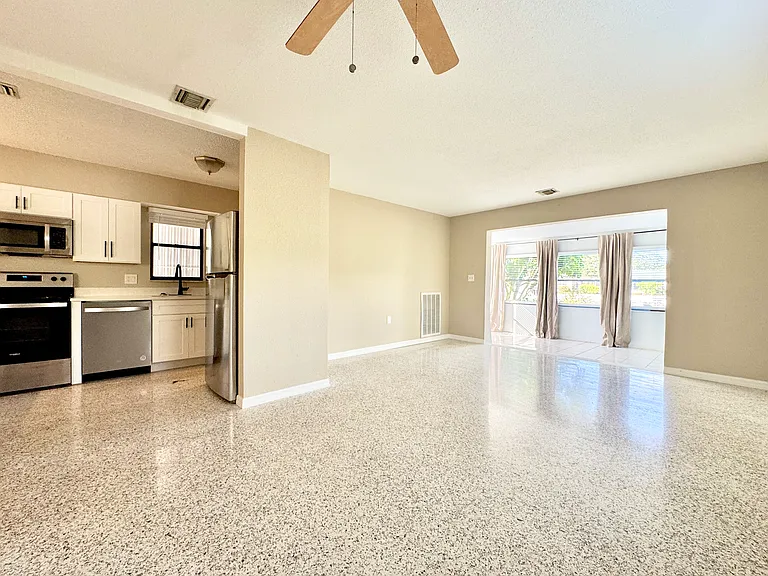 4335 Floramar Ter — Photo 21