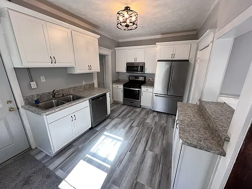 221 E Warren Ave #1 Photo 1