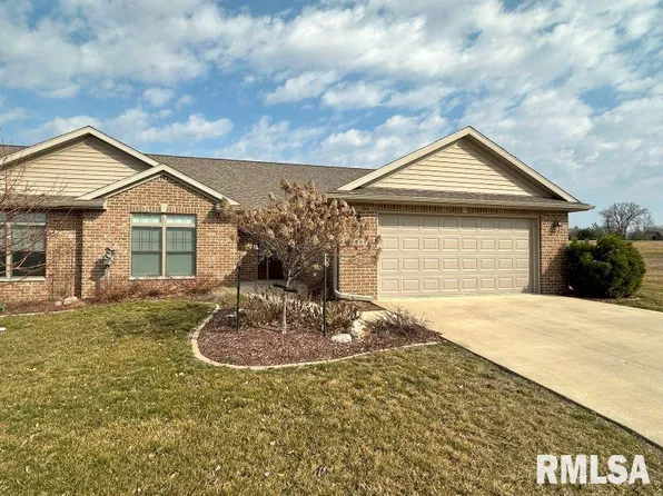 1604 17th St, De Witt, IA 52742