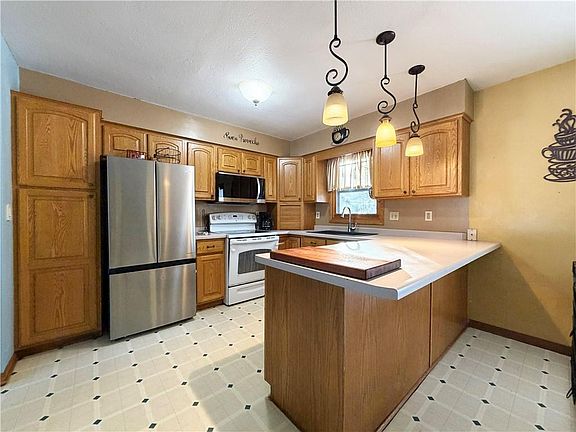 2nd image of 209 South Coleman Street