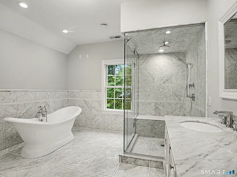 16 Overbrook Ln — Photo 8