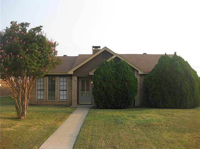 1st image of 1307 Devonshire Ln