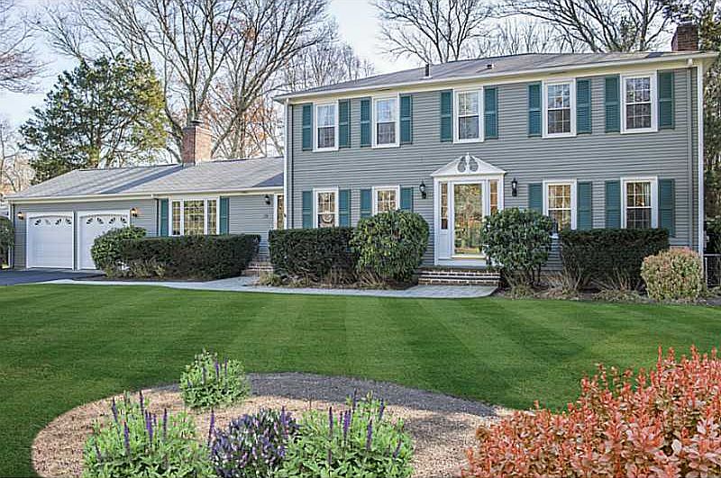 1st image of 30 Bunker Hill Ln