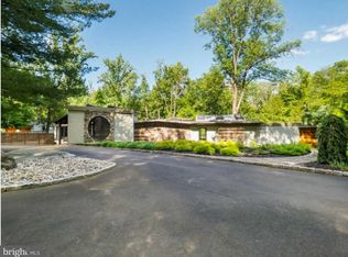 1886 Aquetong Rd, New Hope, PA 18938