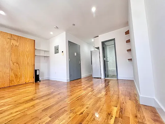 Rented by ERNY LLC | media 5