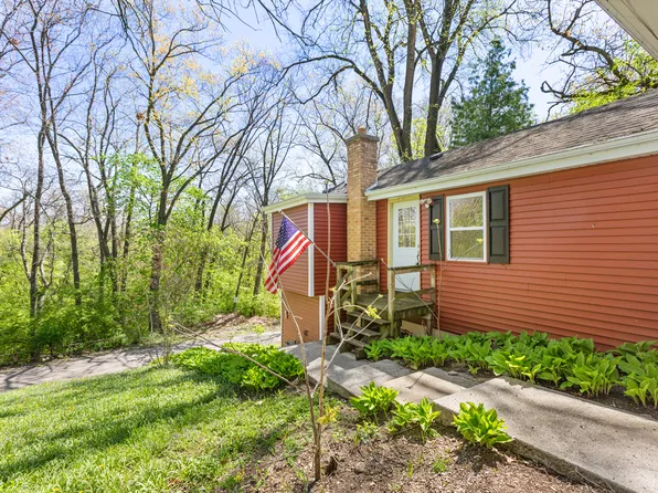 1010 Osage Dr, McHenry, IL 60051