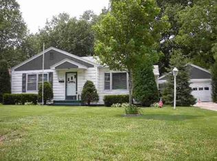 1849 SW Hope St, Topeka, KS 66604