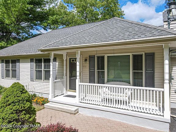 3rd image of 128 Pinewood Dr N