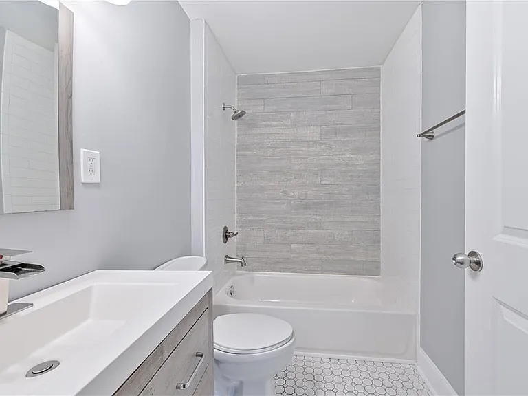 1421 Thunderwood Ct SW — Photo 9