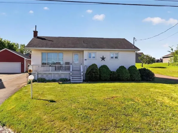 83 Robichaud St, Cap Pela, NB E4N 1Y5
