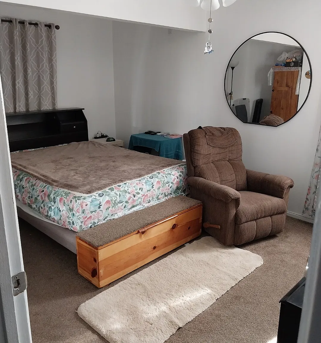 3 bed, 1100 sqft, $850 — Photo 1