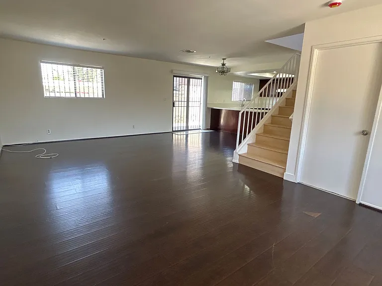 2120 Mountain View Rd — Photo 2