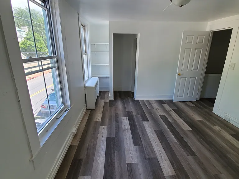 147 King George St — Photo 5