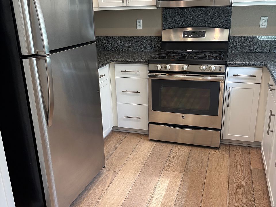 1st image of 225 Royal Gln Unit 414