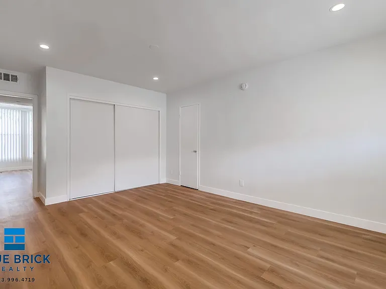 5415 Corteen Pl #22 — Photo 19
