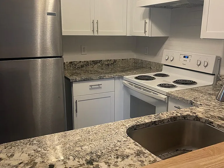 1548 SE Royal Green Cir #M-103 — Photo 11