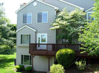 340 Pondview Dr, Harleysville, PA 19438