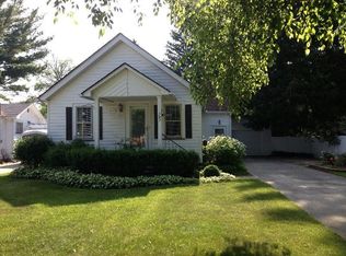 303 Plummer St, Essexville, MI