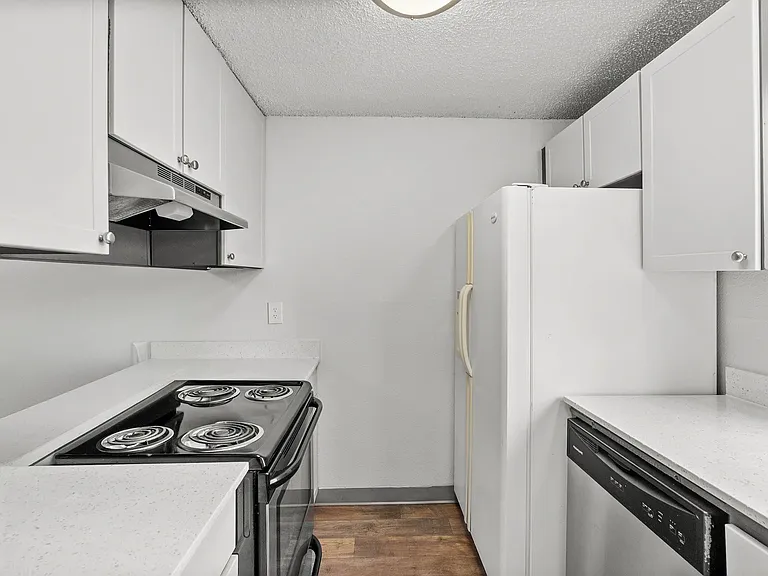 Aero Apartments — Photo 46