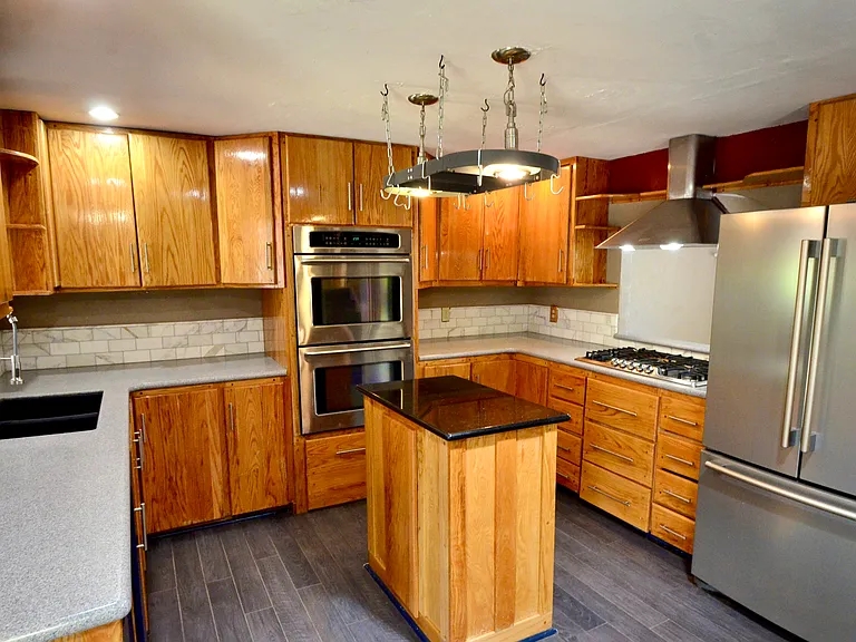 3004 Mission St — Photo 3