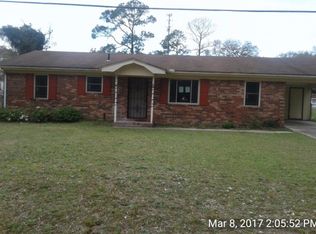 945 Live Oak Dr, Hinesville, GA 31313