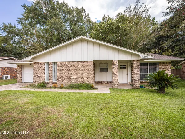 9205 Warbler Ave, Ocean Springs, MS 39564