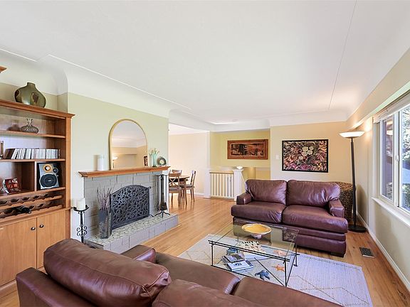 5th image of 967 Ridgeway St