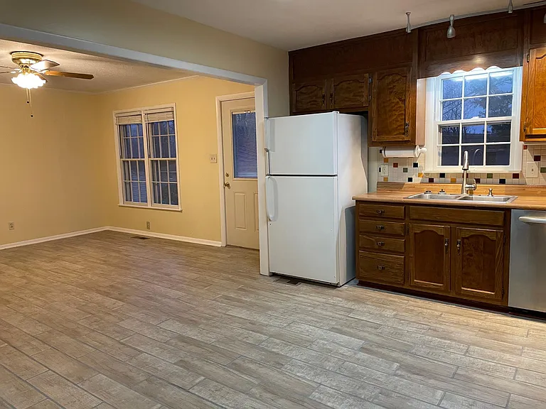 1516 Fell Ave NE — Photo 15