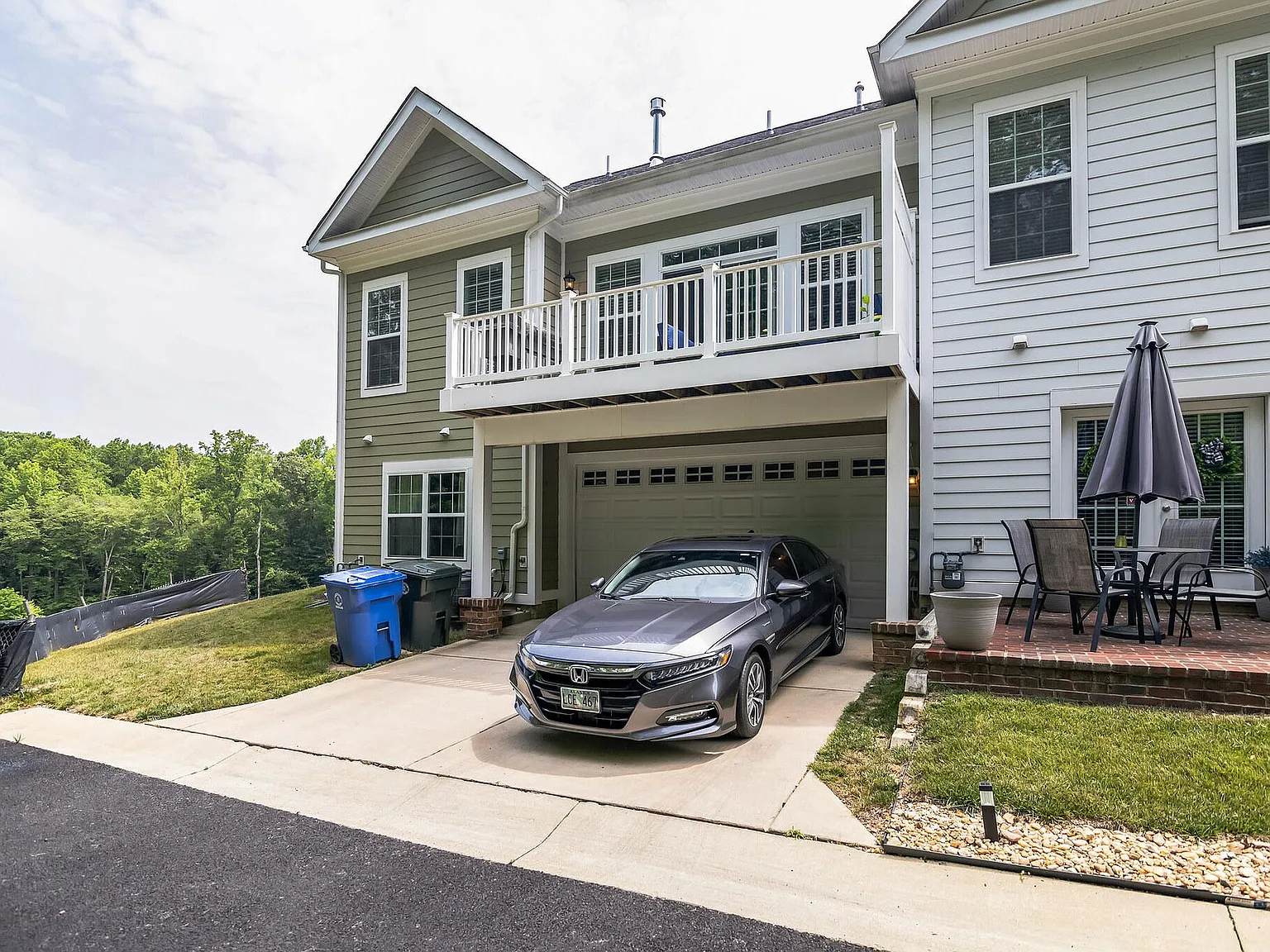 3 bed, 2800 sqft, $3,150 — Photo 4